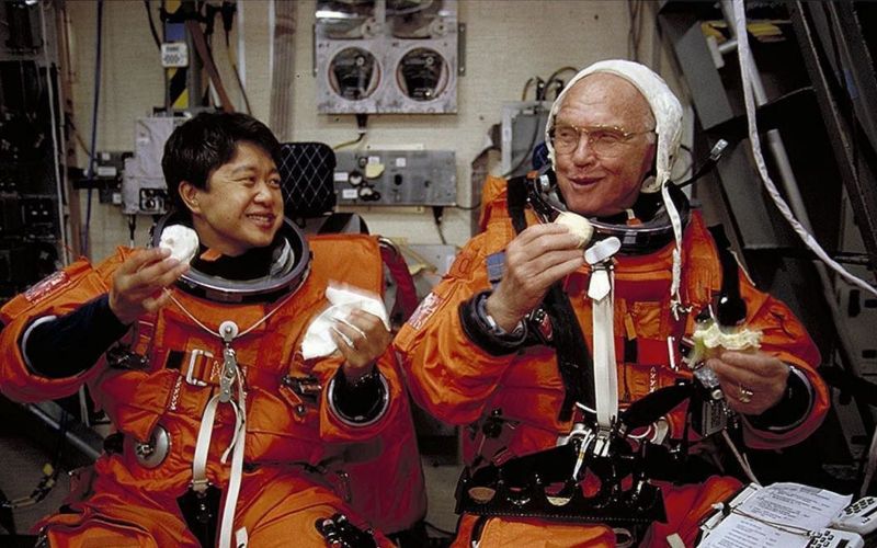 chiaki mukai-John Glenn chiaki mukai-John Glenn